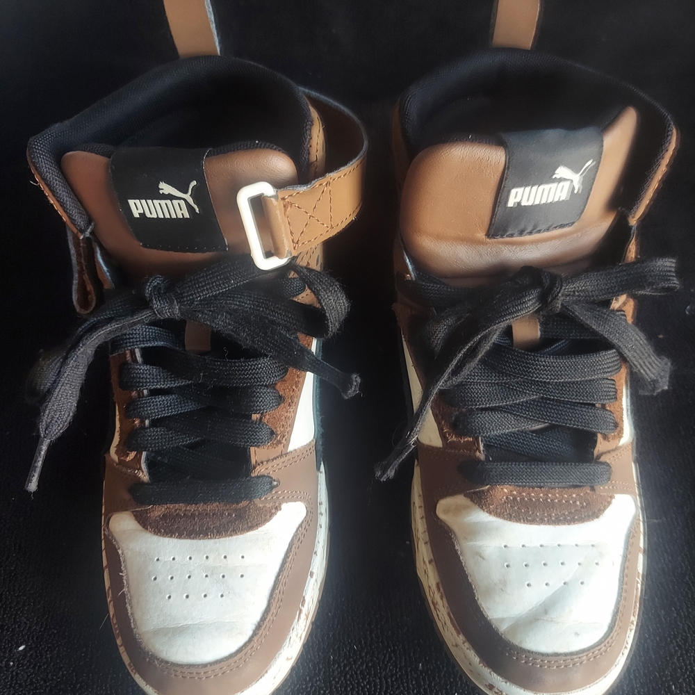 Puma Men's Brown and White Sneakers